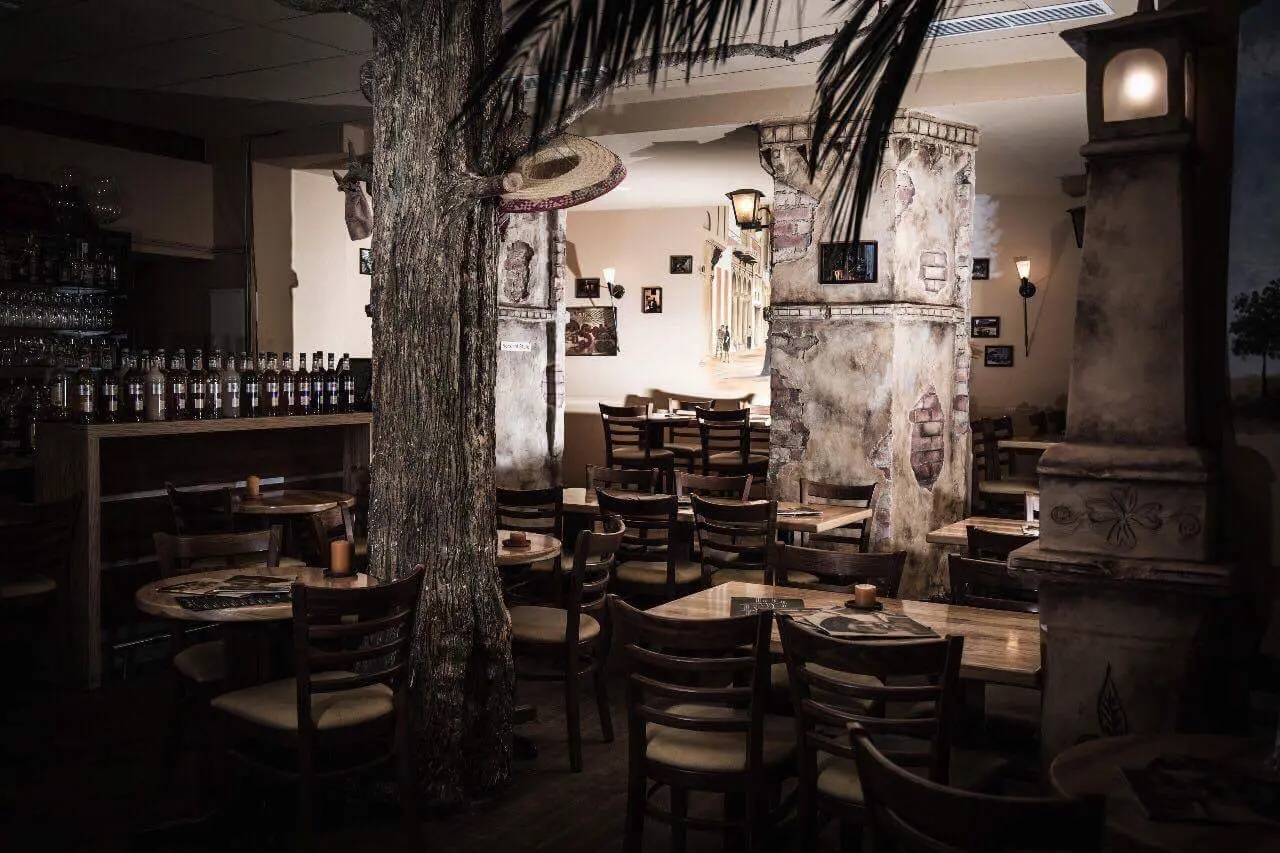 Innenraum der Santiago Bar in Mainz